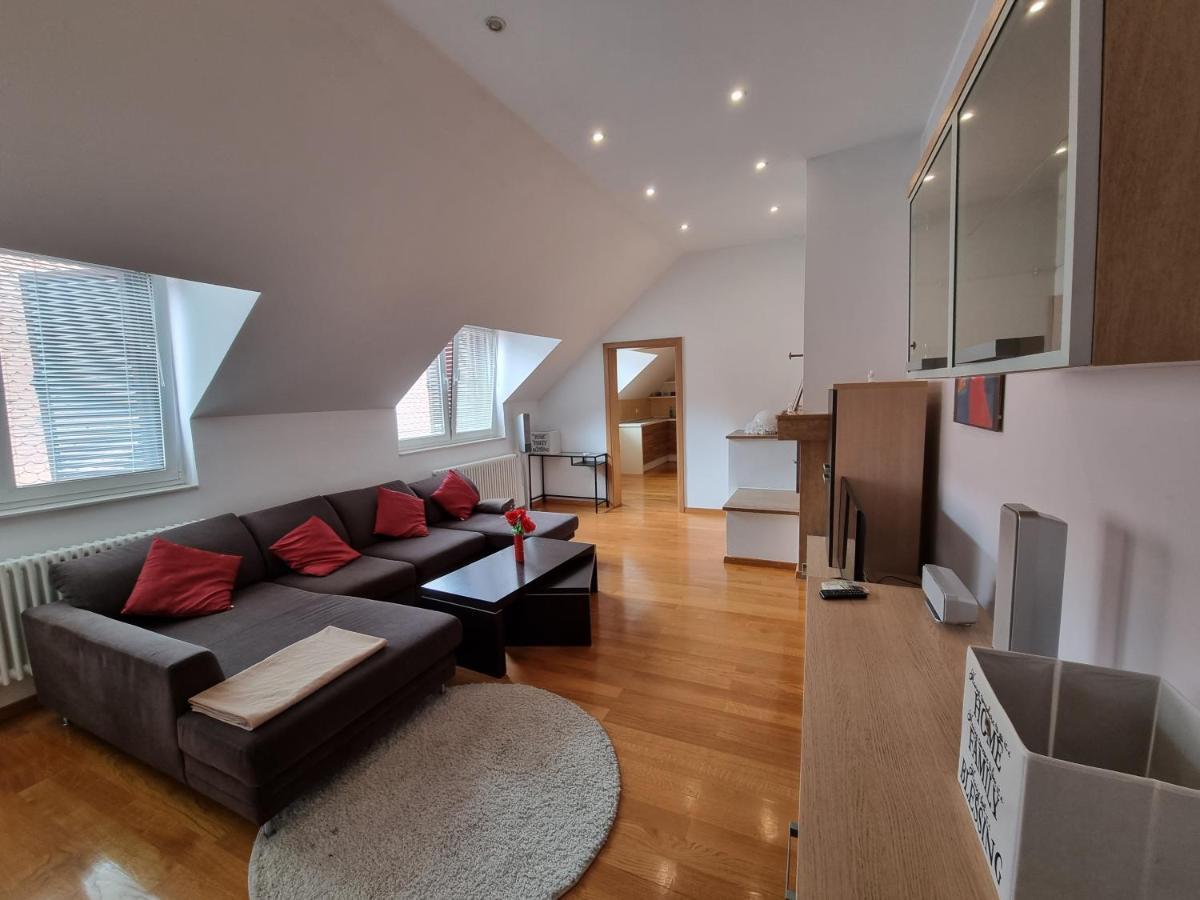 Appartamento L'Oro Di Napoli Zagreb Exterior foto
